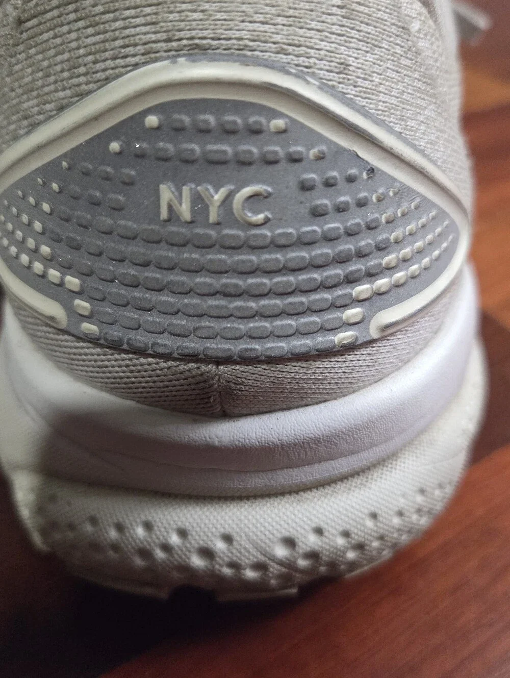 Brooks Ghost X Saturdays NYC, Women's 12 running shoes, Pristine/Gray/White